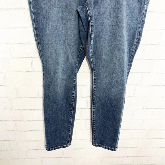 Torrid Medium Wash Mid Rise Skinny Jeans Women's Plus Size 14 Regular - Picture 3 of 8